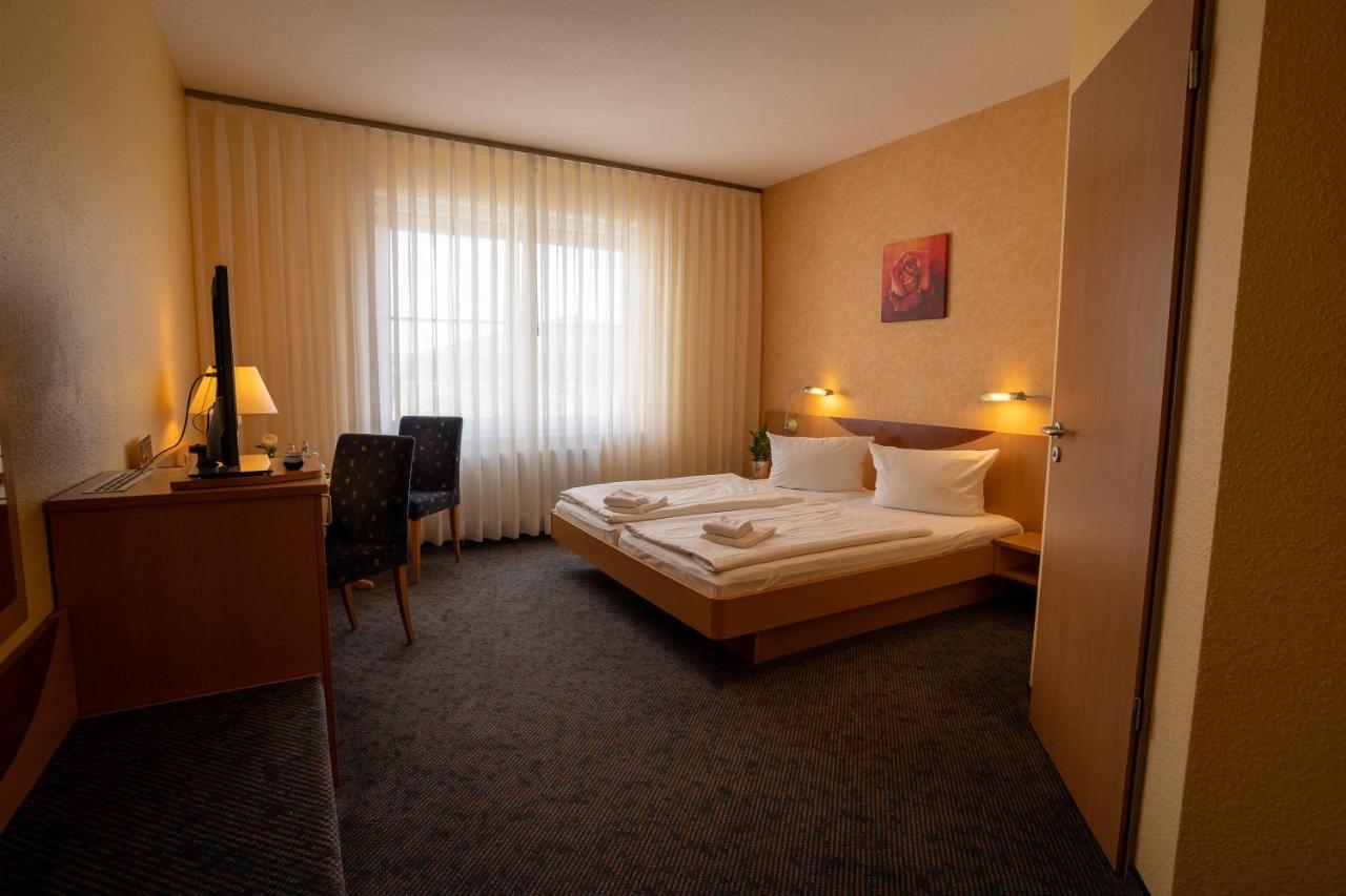 Warias Hotel & Restaurant Braunsbedra Экстерьер фото