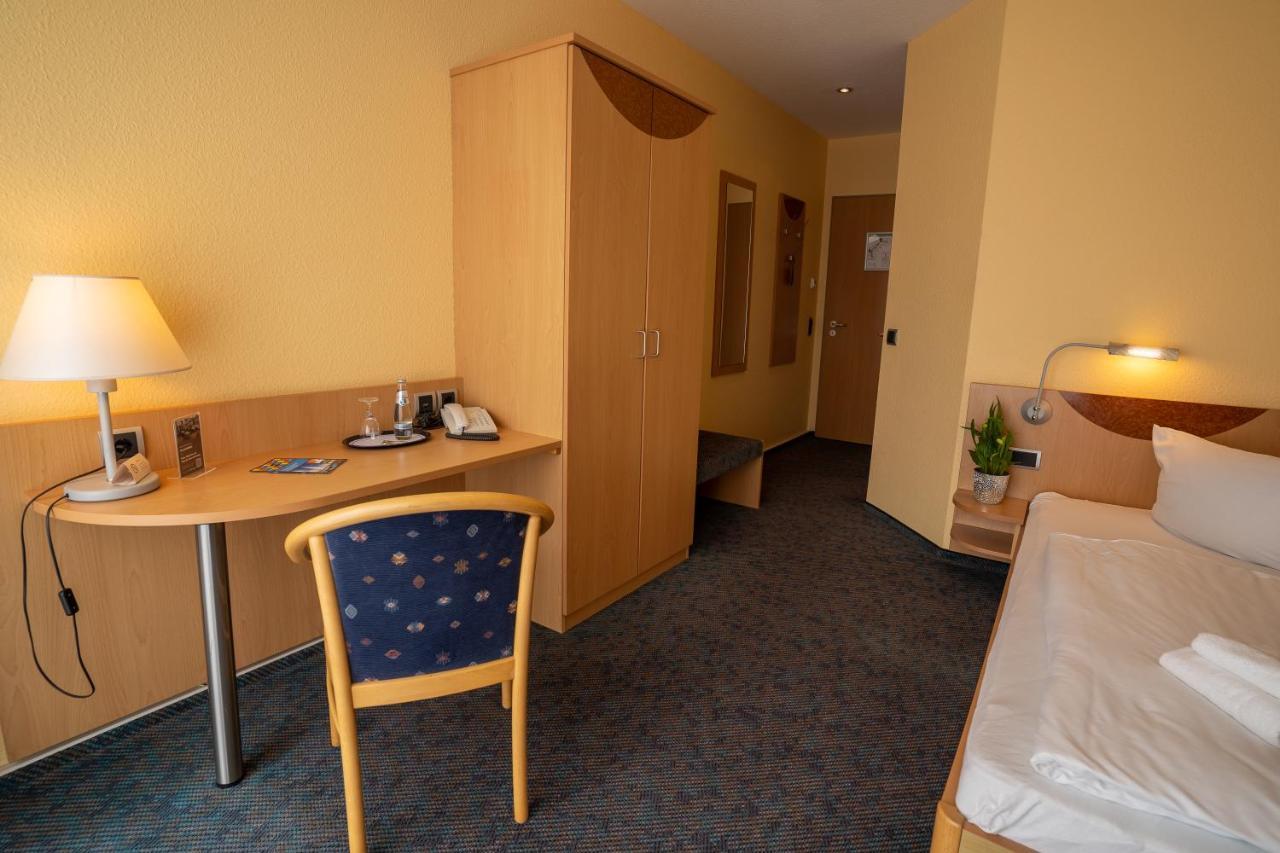 Warias Hotel & Restaurant Braunsbedra Экстерьер фото