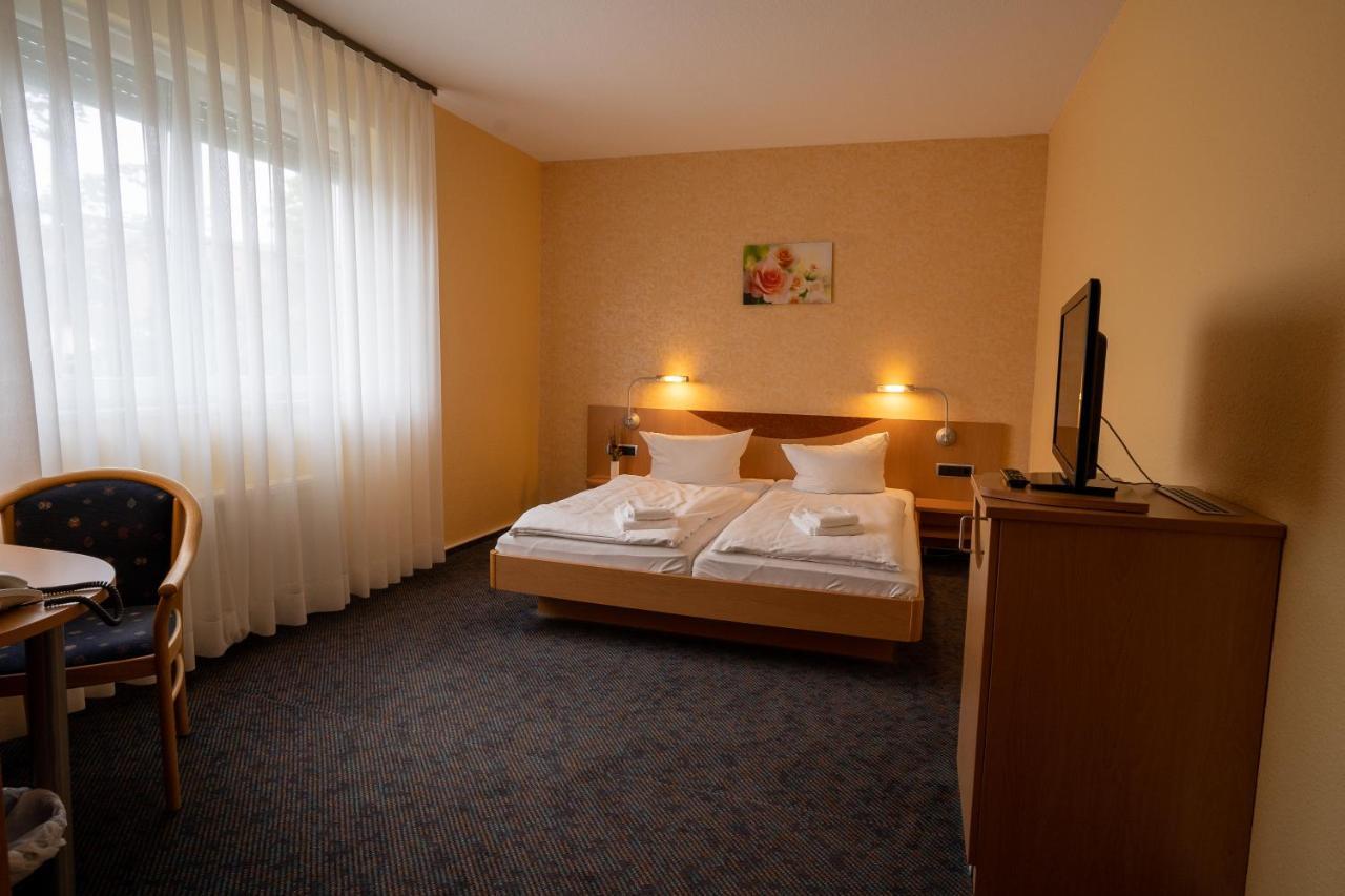 Warias Hotel & Restaurant Braunsbedra Экстерьер фото