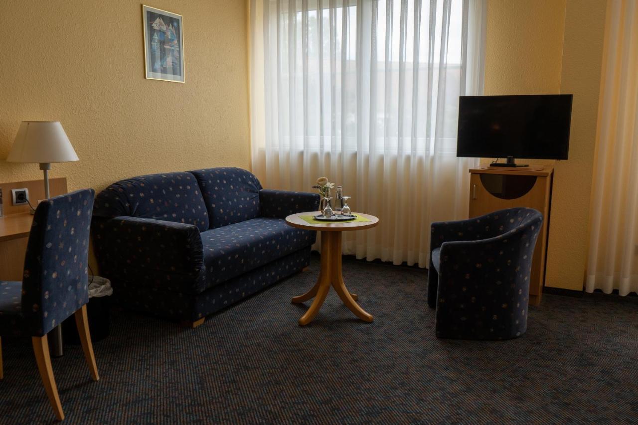 Warias Hotel & Restaurant Braunsbedra Экстерьер фото