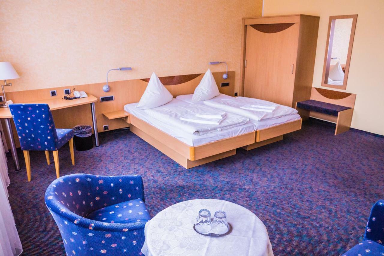 Warias Hotel & Restaurant Braunsbedra Экстерьер фото