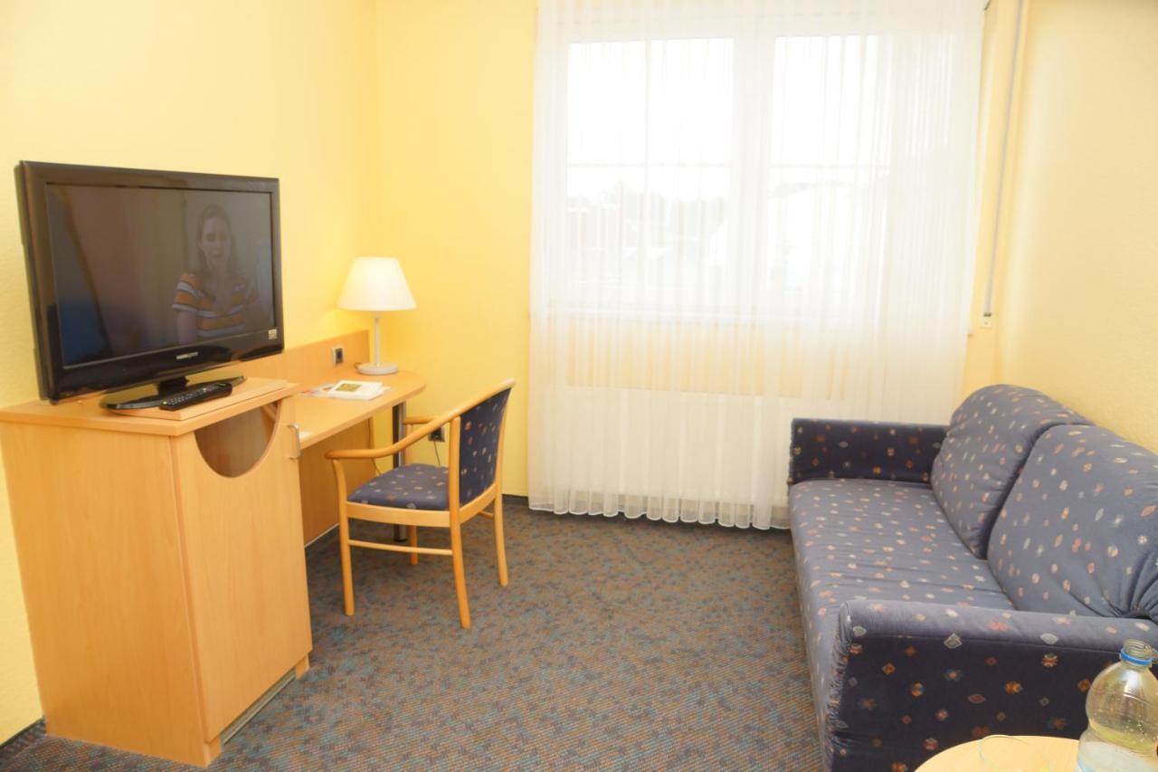 Warias Hotel & Restaurant Braunsbedra Экстерьер фото
