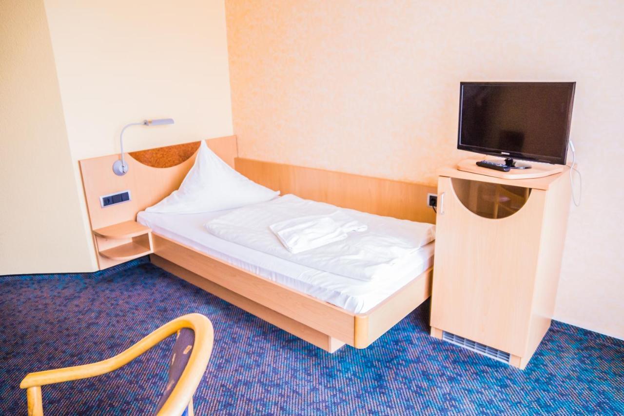 Warias Hotel & Restaurant Braunsbedra Экстерьер фото