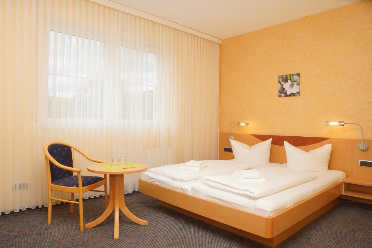 Warias Hotel & Restaurant Braunsbedra Экстерьер фото